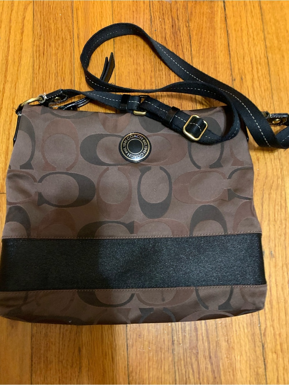 Coach Signature Logo Brown & Black Crossbody F-20061 Adjustable Strap